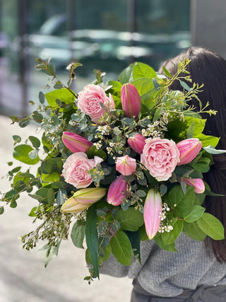 Our Favourite Pink Roses & Lilies – Perfect for Mother’s Day, Overview